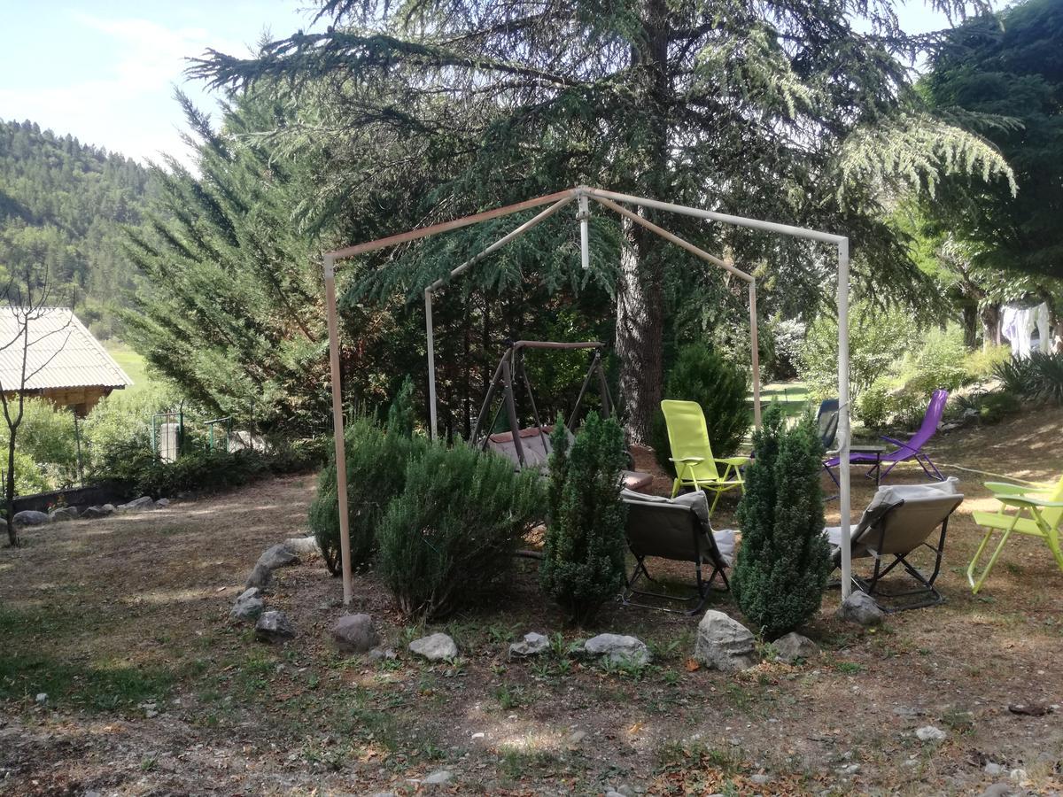 Gites Les Tilleuls Clamensane Dış mekan fotoğraf